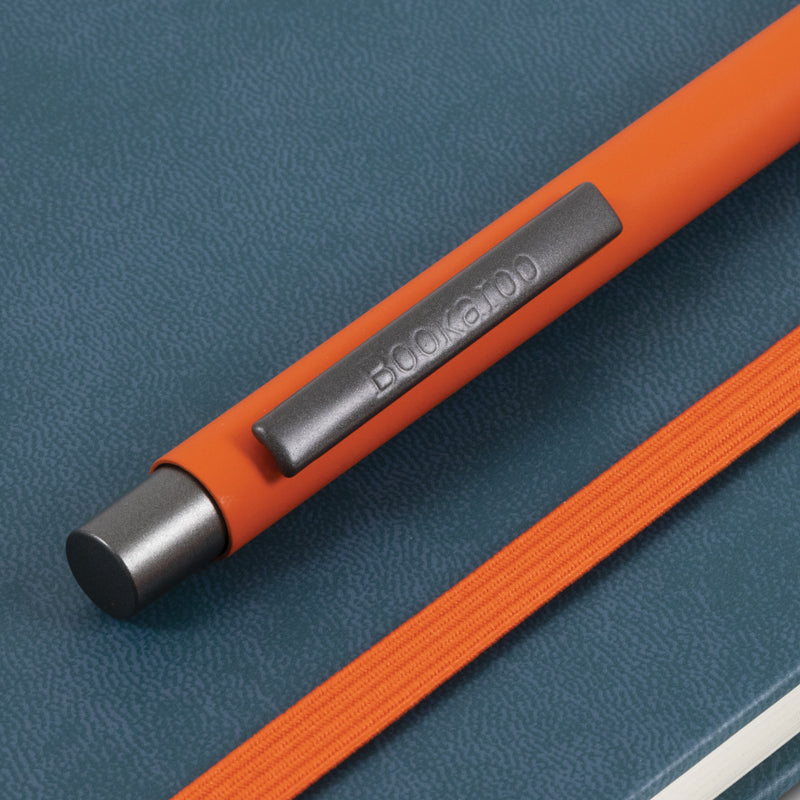 Libroaroo | Pluma | Carbón